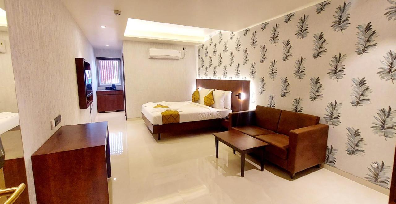 Hotel Madhuban Silvassa Luaran gambar