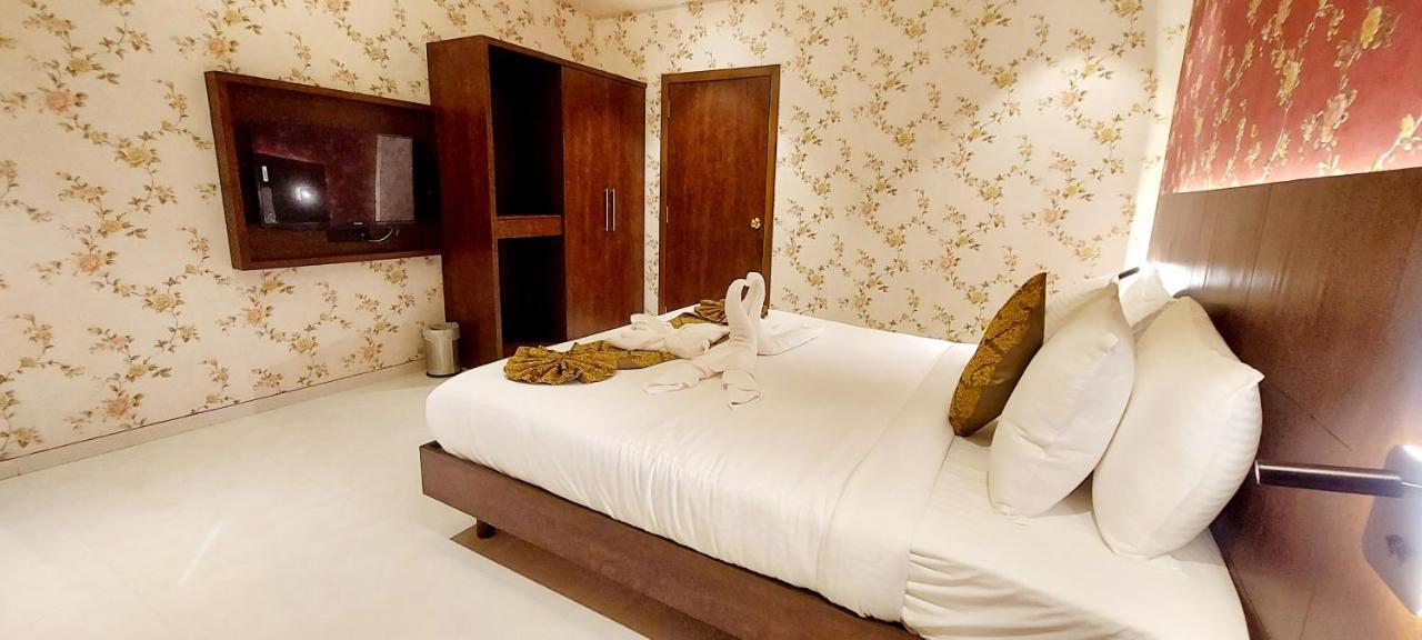 Hotel Madhuban Silvassa Luaran gambar