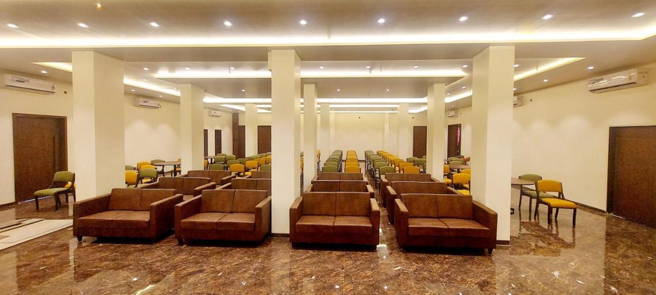 Hotel Madhuban Silvassa Luaran gambar