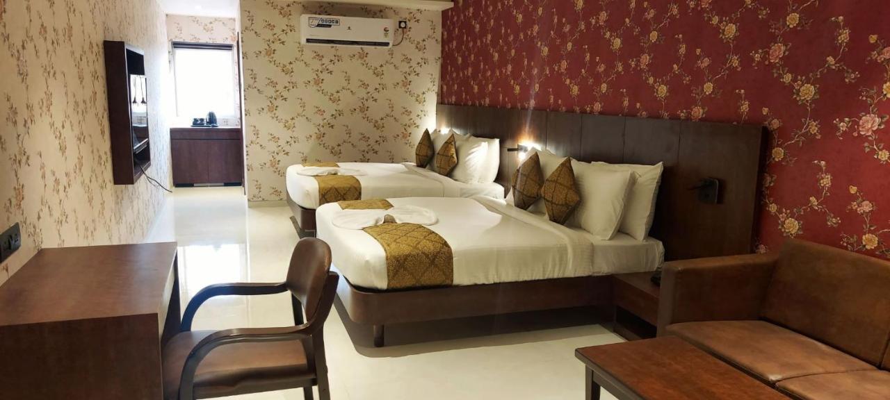 Hotel Madhuban Silvassa Luaran gambar