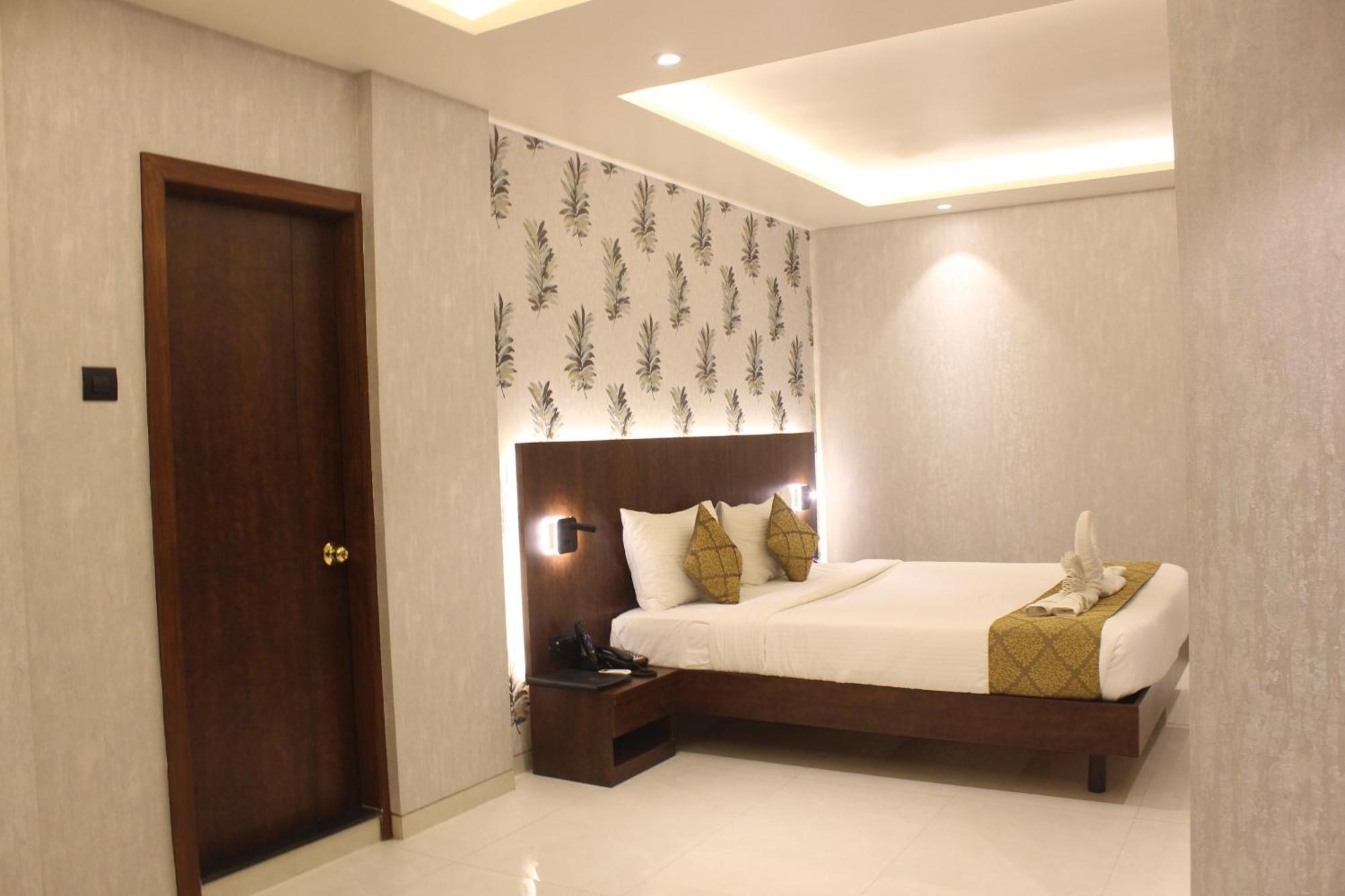 Hotel Madhuban Silvassa Luaran gambar