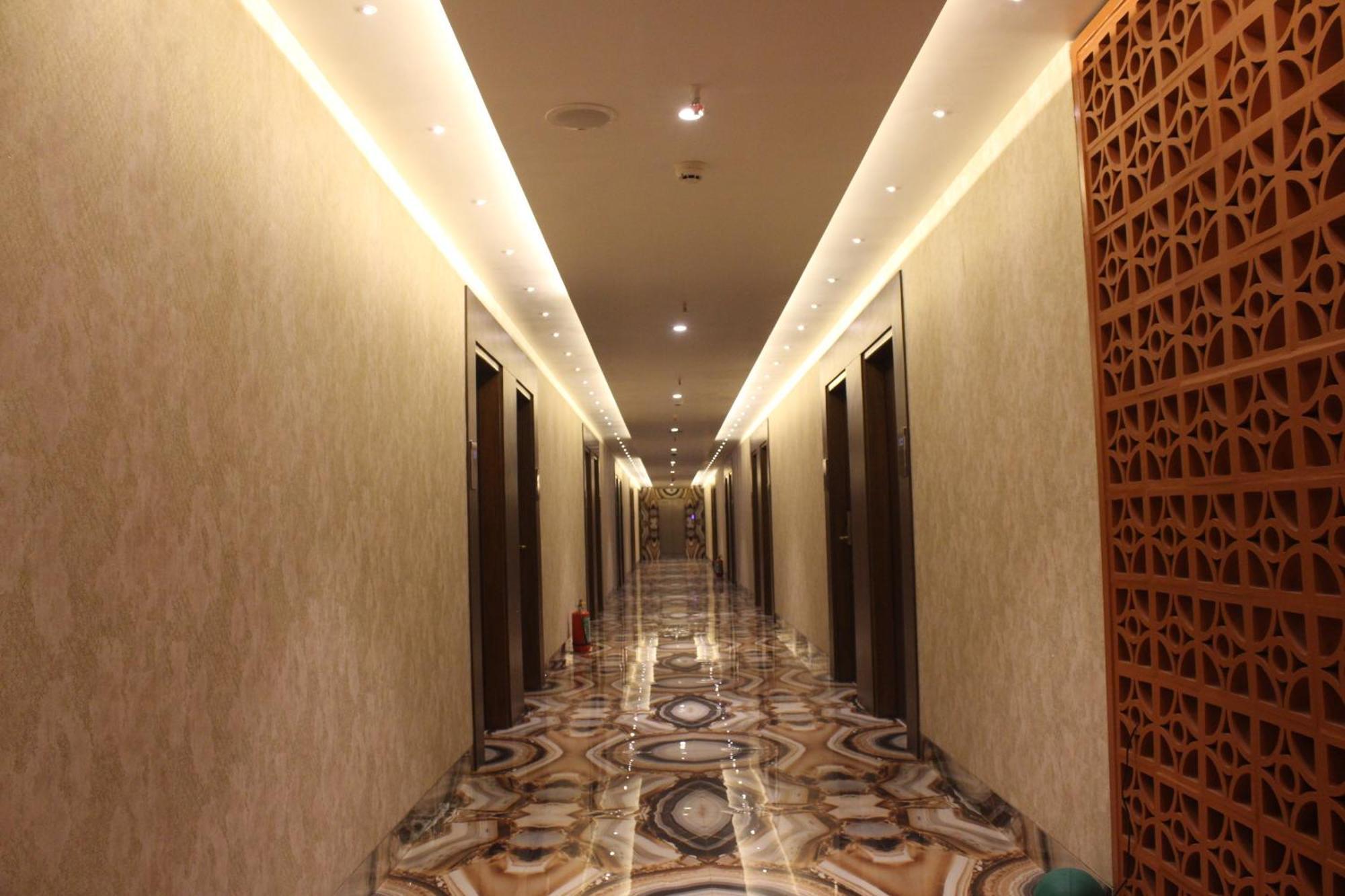 Hotel Madhuban Silvassa Luaran gambar