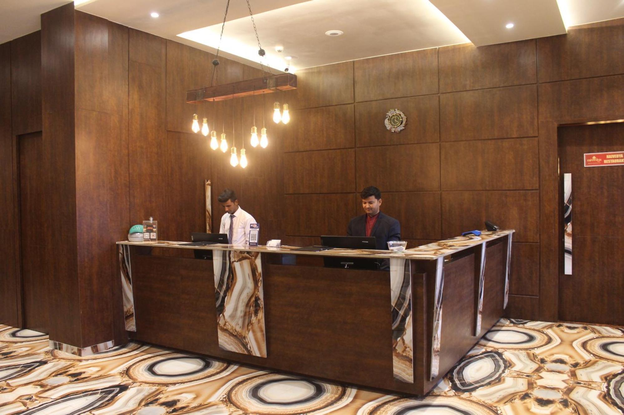 Hotel Madhuban Silvassa Luaran gambar