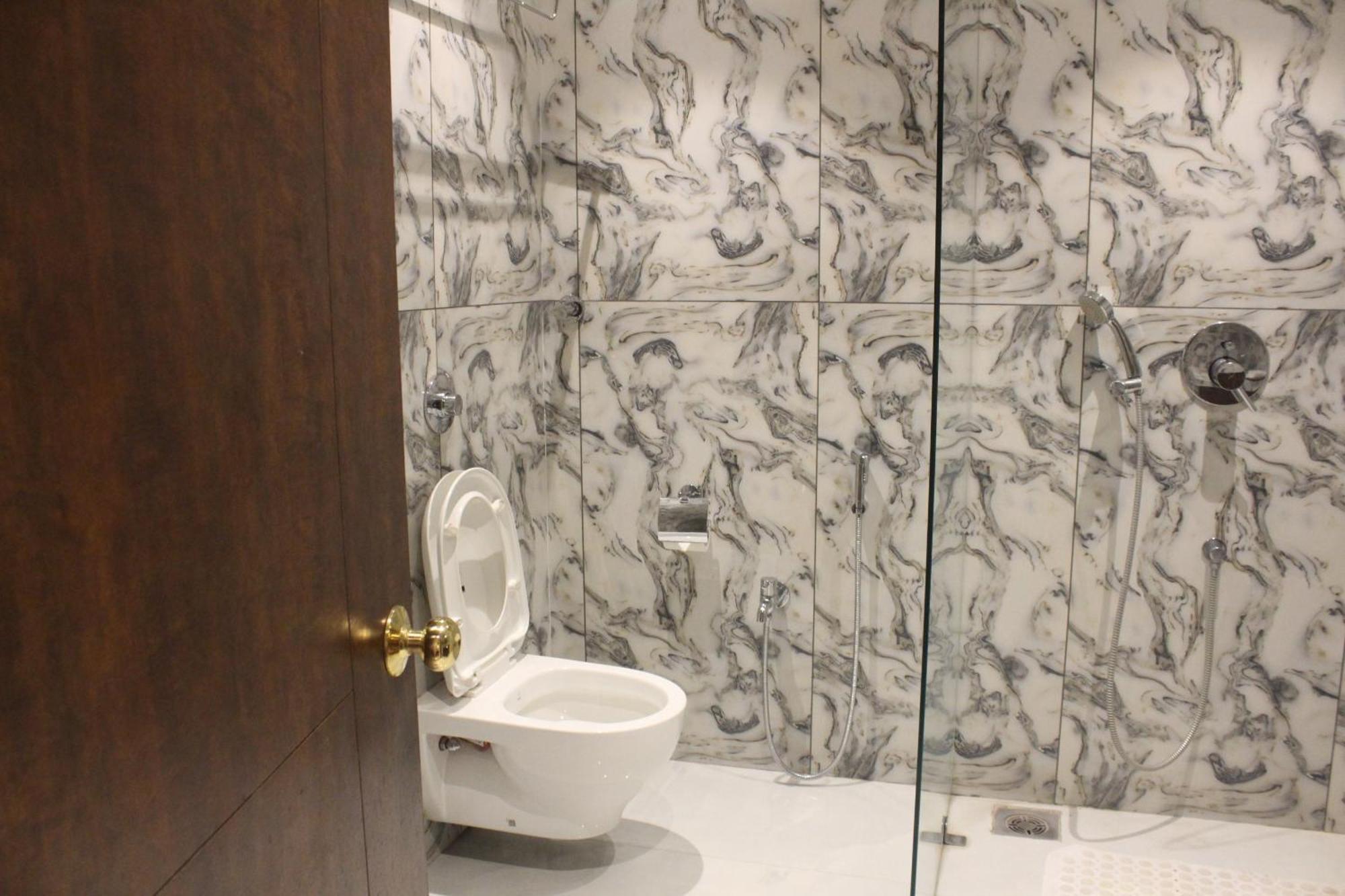 Hotel Madhuban Silvassa Luaran gambar